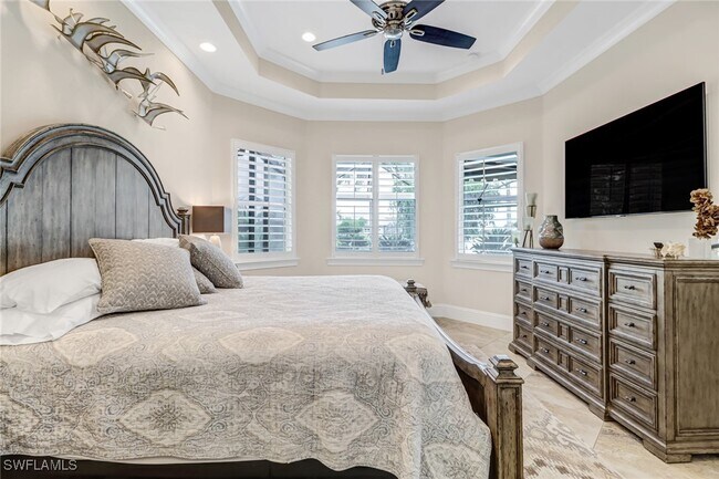 Primary Photo - 6487 Warwick Ave