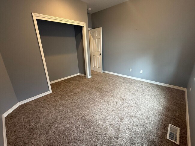 Building Photo - 3408 SW Xero Ct