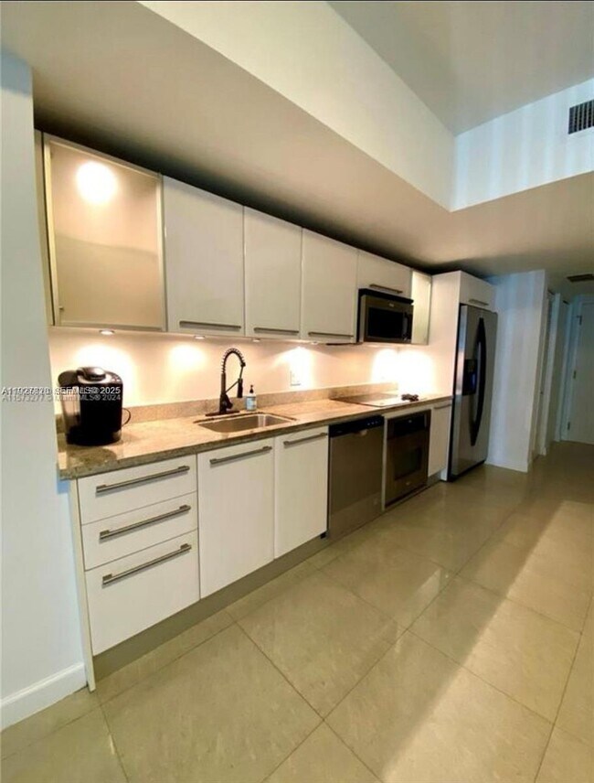 Building Photo - 185 SW 7th St