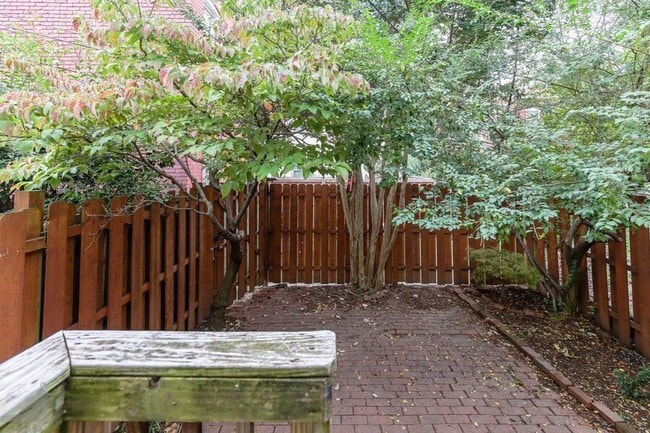 Building Photo - 337 14th St NE