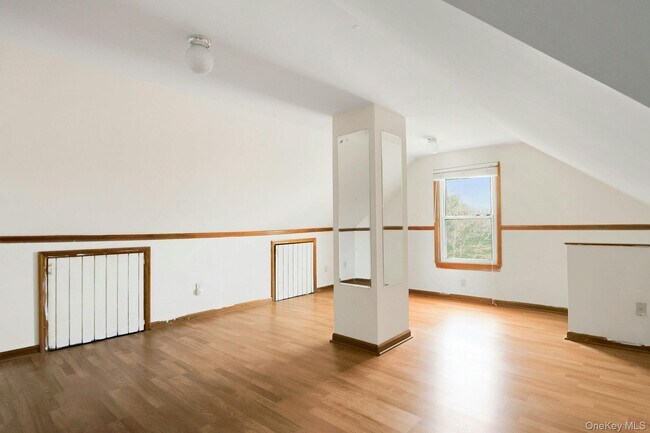 Building Photo - 22 Firth St