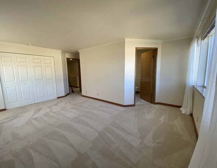 Another view of the master bedroom - 610 Glen St