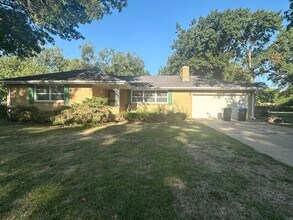 Building Photo - Single Family Home