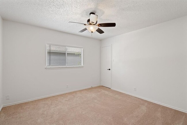 Building Photo - 1402 Comfort St
