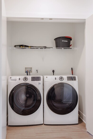 Building Photo - 601 E Pete Rose Wy