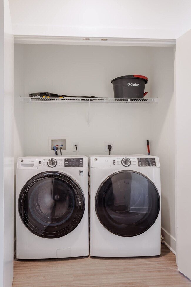 Building Photo - 228 Pike St