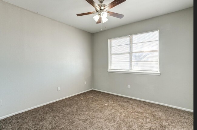 Building Photo - Move in special 2nd months rent $350 off