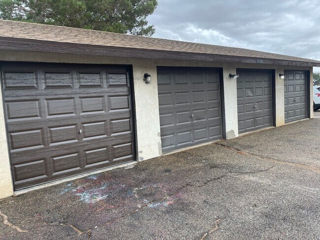 Building Photo - APPLE VALLEY- REFURBISHED 2 BEDROOM , 2 BATHROOM APARTMENT