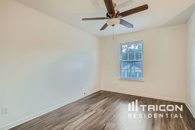 Building Photo - 134 Oak Grove Pl