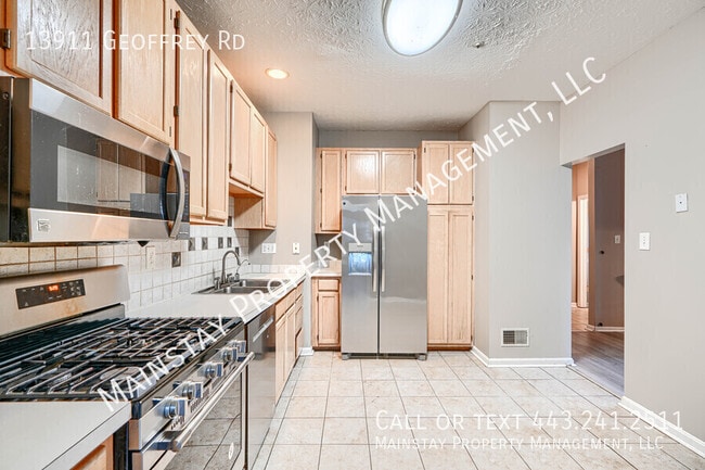 Building Photo - 13911 Geoffrey Rd