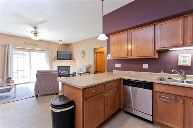 Building Photo - $1,250 | 2 Bedroom, 2 Bathroom Apartment | Pets Negotiable* | Sublease* | Available for January 1...
