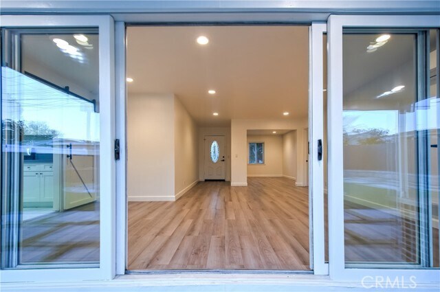 Building Photo - 1212 W Woodcrest Ave