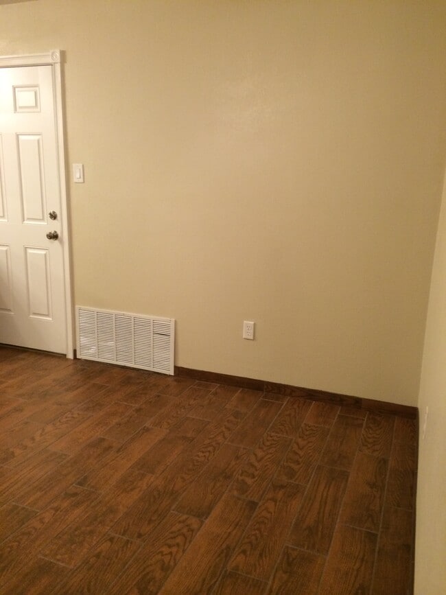 Building Photo - 6733 NW Compass Dr