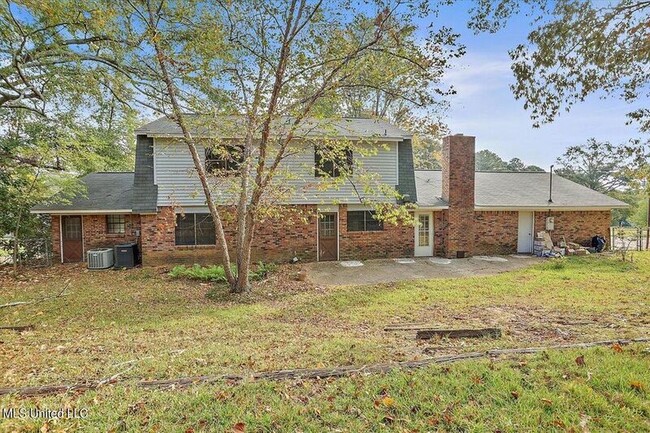 Building Photo - 225 Kiowa Dr