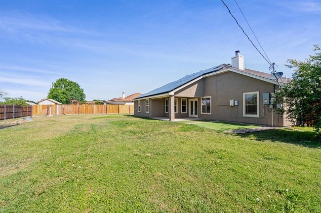 Building Photo - 102 Yellowstone Dr