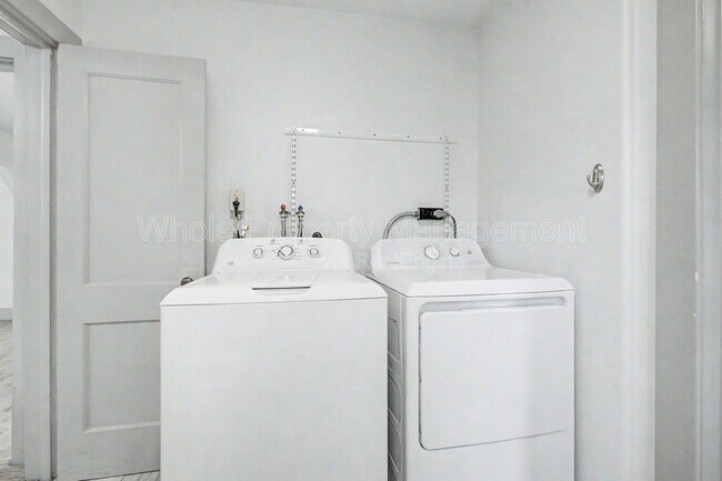 Building Photo - 4205 S Lincoln St