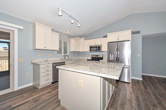 Building Photo - 14227 W Yosemite Dr