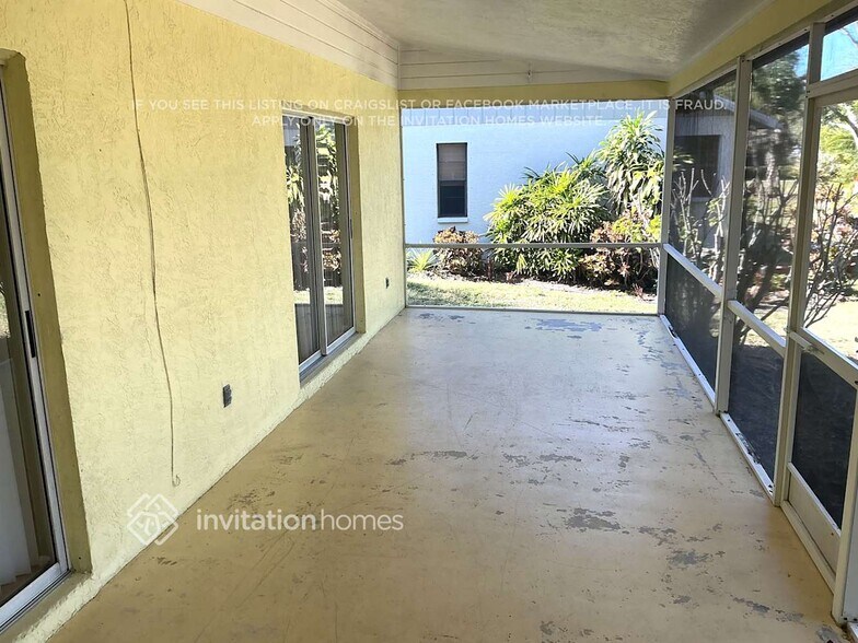 Building Photo - 2275 Cork Oak St W