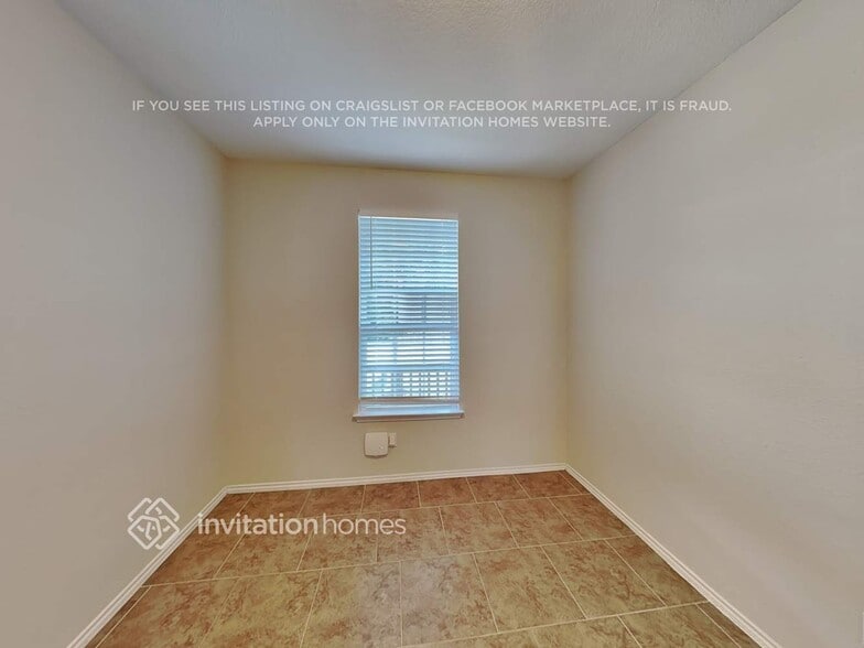 Building Photo - 1607 Crown Daisy