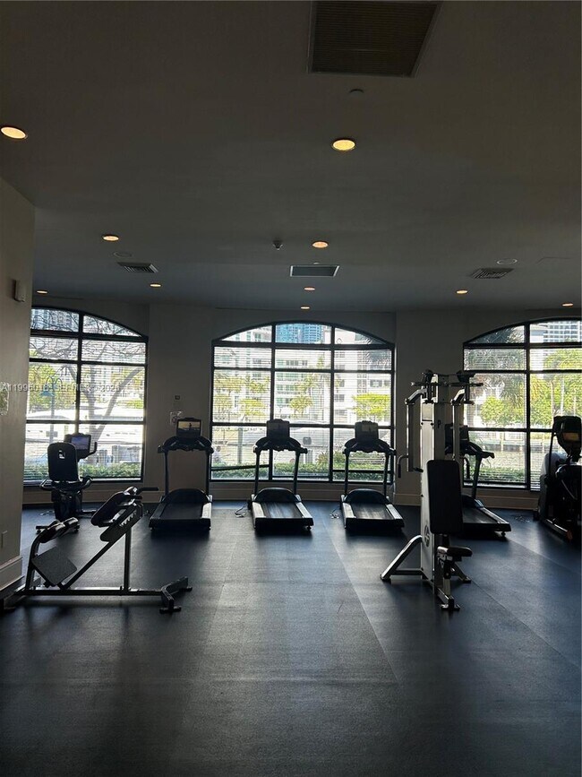 Building Photo - 600 W Las Olas Blvd