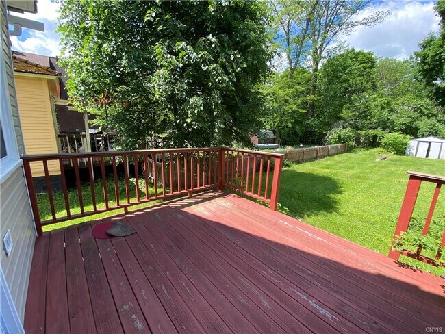 Building Photo - 208 Bassett St