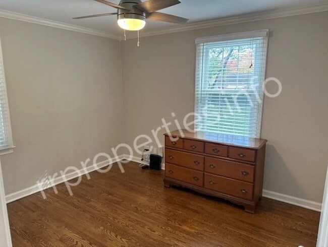 Building Photo - 2309 W 79th Terrace