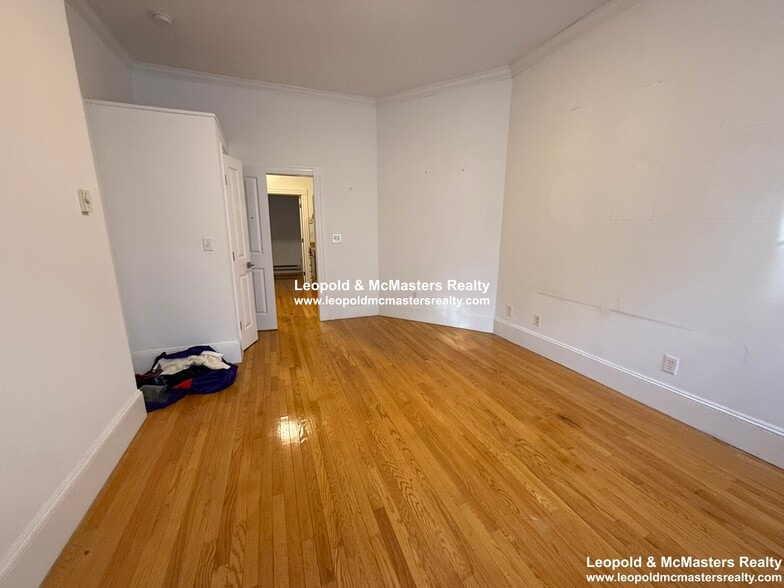 Building Photo - 80 West Cedar St