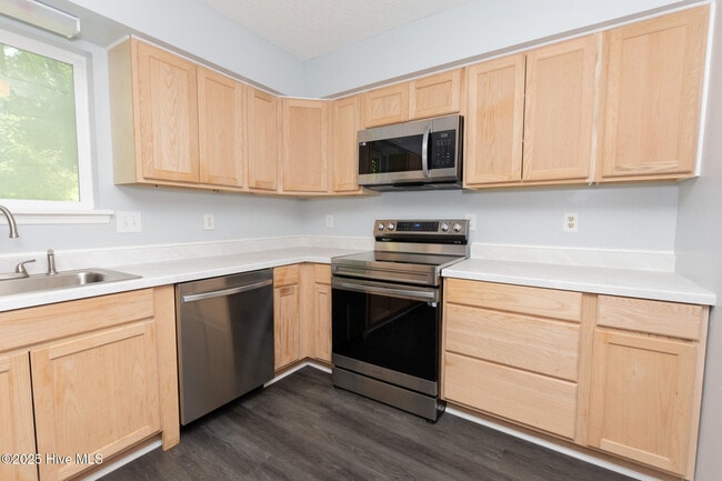 Building Photo - 117 Brenda Dr