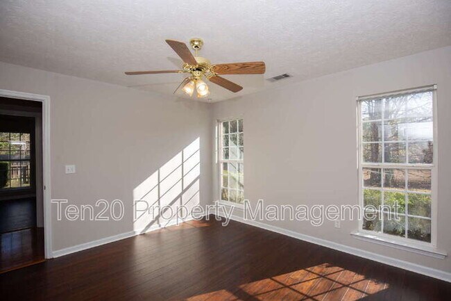 Building Photo - 177 Richardson Rd