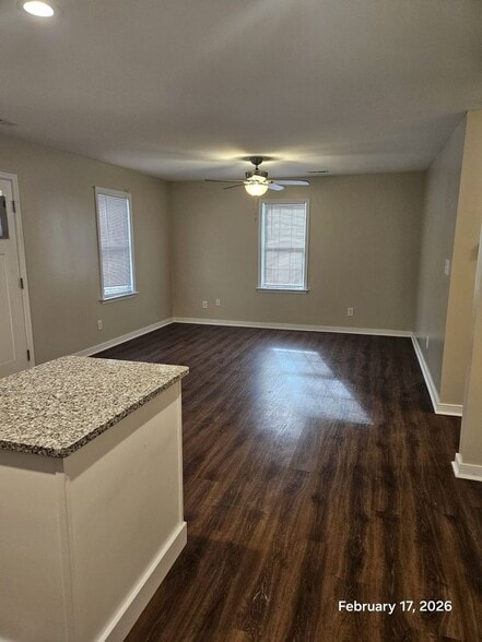 Building Photo - 2005 Dublin St