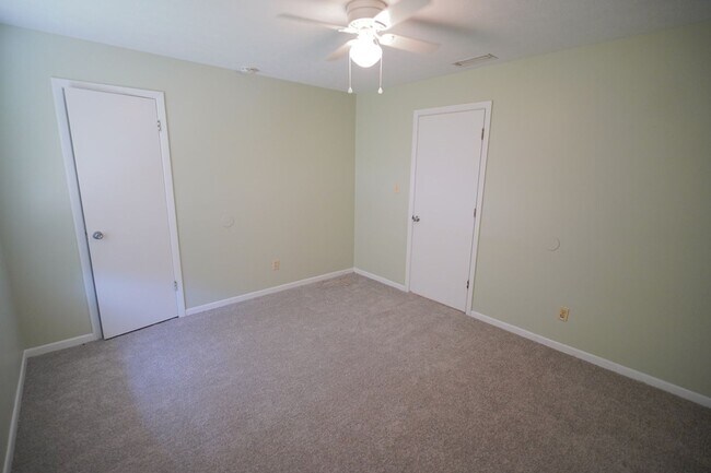 Building Photo - 2304 Hartsfield Ct