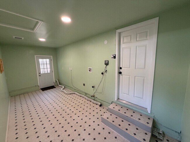 Building Photo - 3 Bedroom | 2 Bathroom | Single family home in Golf Course Terrace
