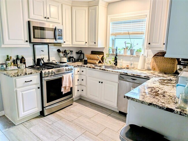Building Photo - 5850 Braesheather Dr