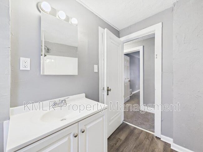 Building Photo - 754 Arcadia Ave