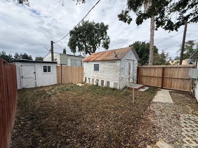 Building Photo - W20500