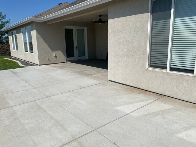 Building Photo - Elegant home in the Heights at Canyon Lakes