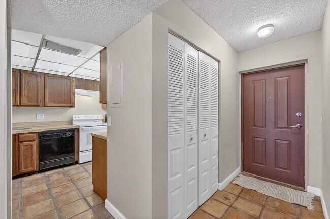 Building Photo - 2029 N Ocean Blvd