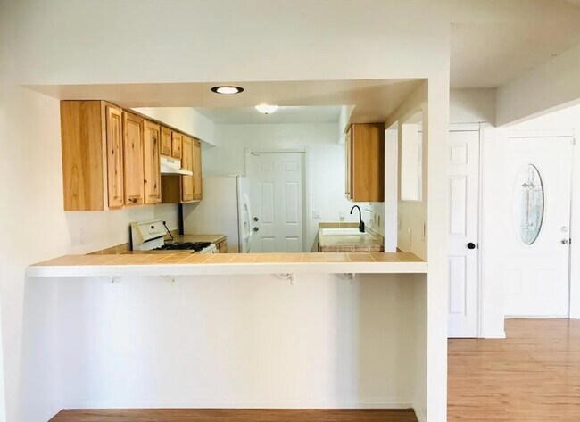 Building Photo - 9125 Eucalyptus Dr