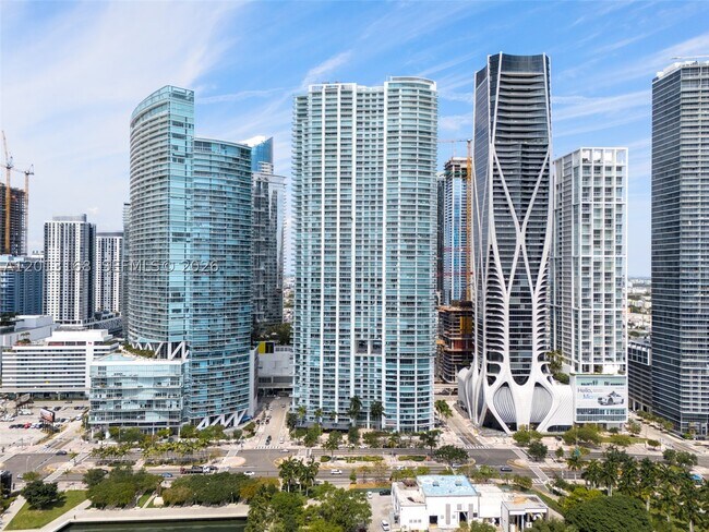 Building Photo - 900 Biscayne Blvd