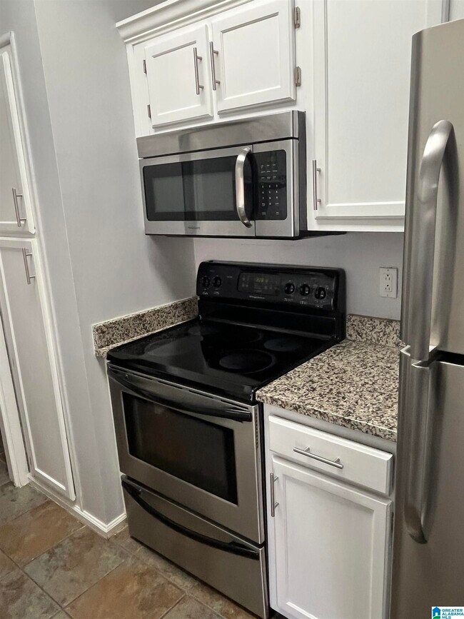 Building Photo - 1932 Waterford Pl