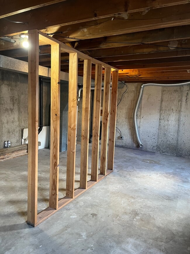 Building Photo - Pheasant Glen Town House #12