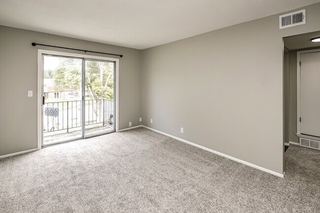 Building Photo - 1 Bedroom Apartment Near Downtown Papillion!