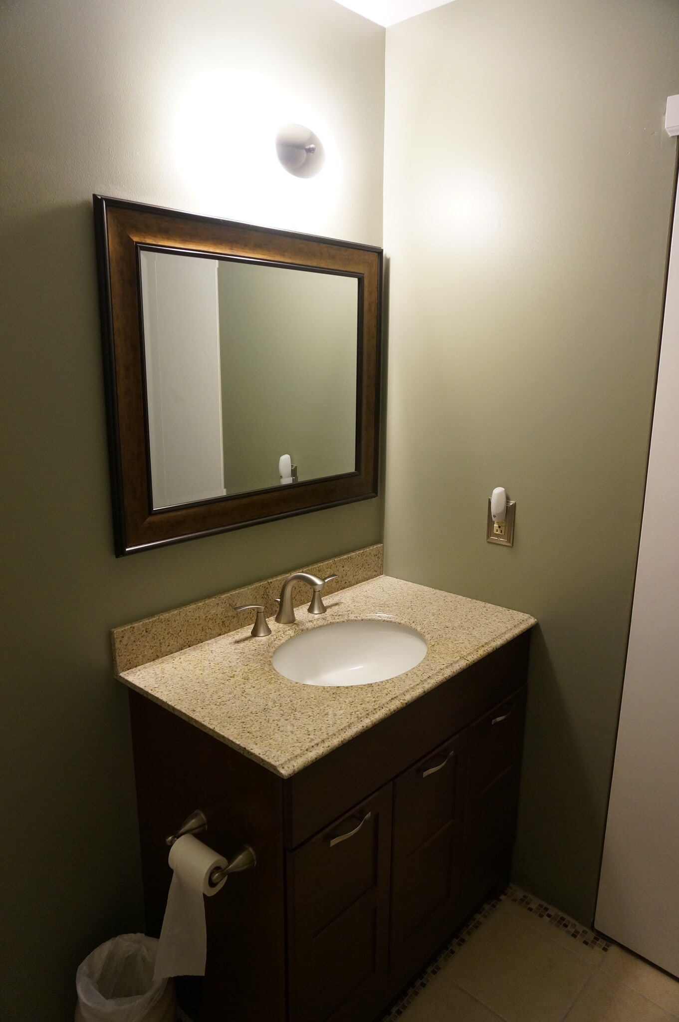 Building Photo - 200 Wheatsheaf Ln