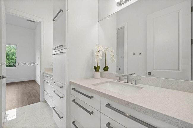 Building Photo - 9580 SW 101st Terrace