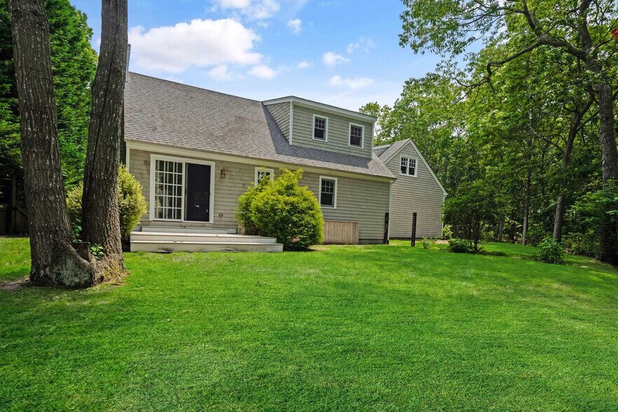 Building Photo - 11 The Pkwy