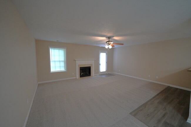 Building Photo - 138 Alton Cir