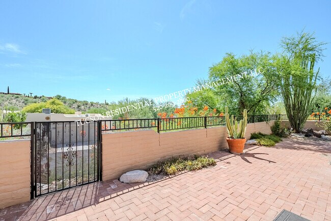 Building Photo - 5084 N Camino Del Lazo