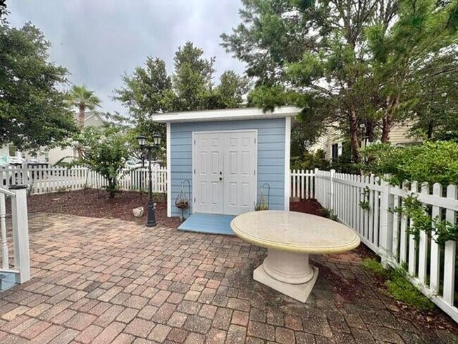 Building Photo - 104 Golf Villa Dr