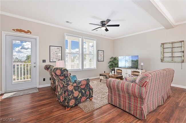 Building Photo - 3524 Fifth Ave