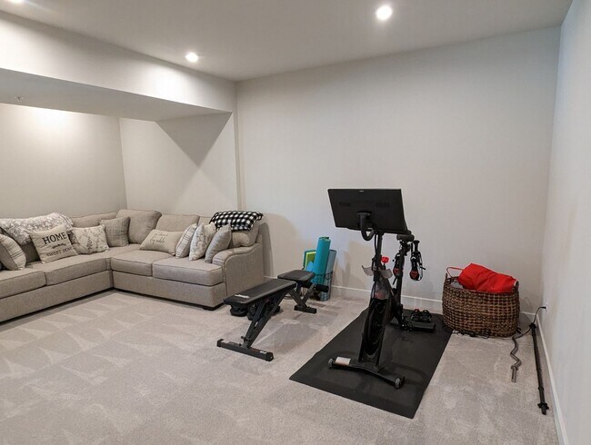 Building Photo - Gorgeous Newer Construction Home (2022) in...